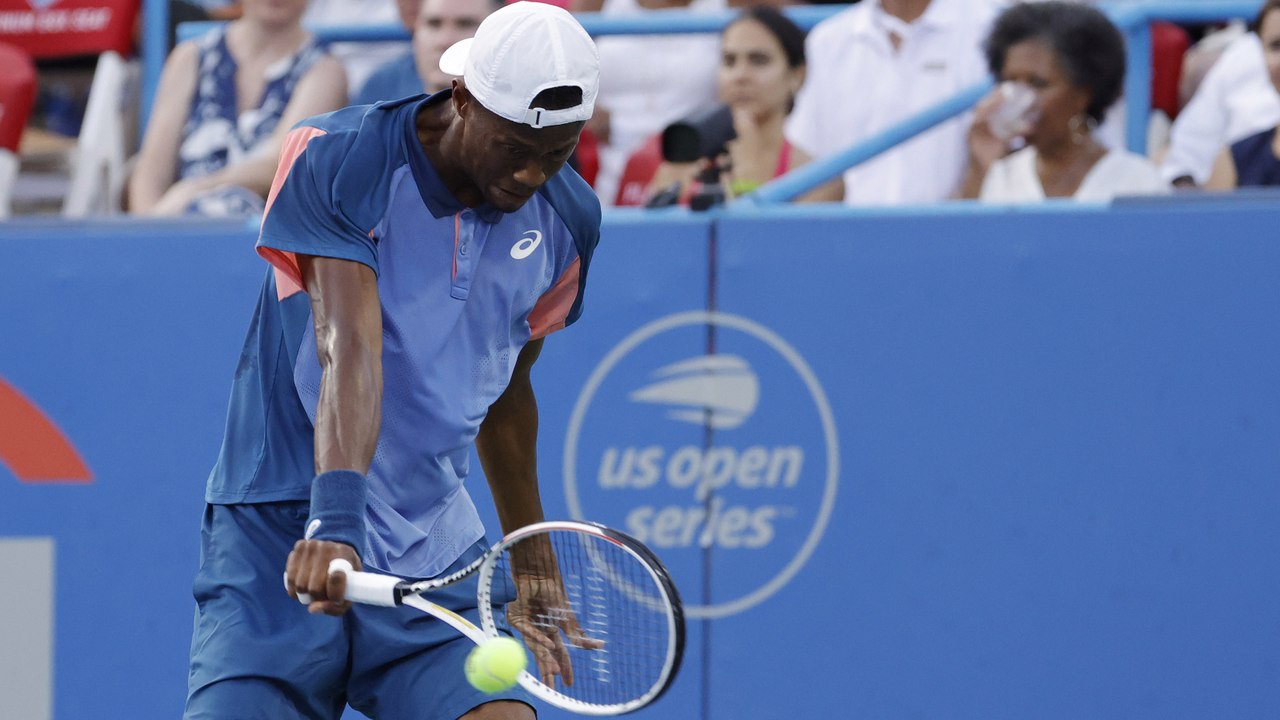 Chris Eubanks Stuns #5 Stefanos Tsitsipas In Round Of 16 At Wimbledon