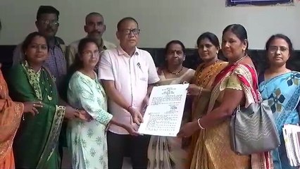 कलेक्टर ने मितानिनों के प्रतिनिधि मण्डल को सौंपे स्वीकृति आदेश