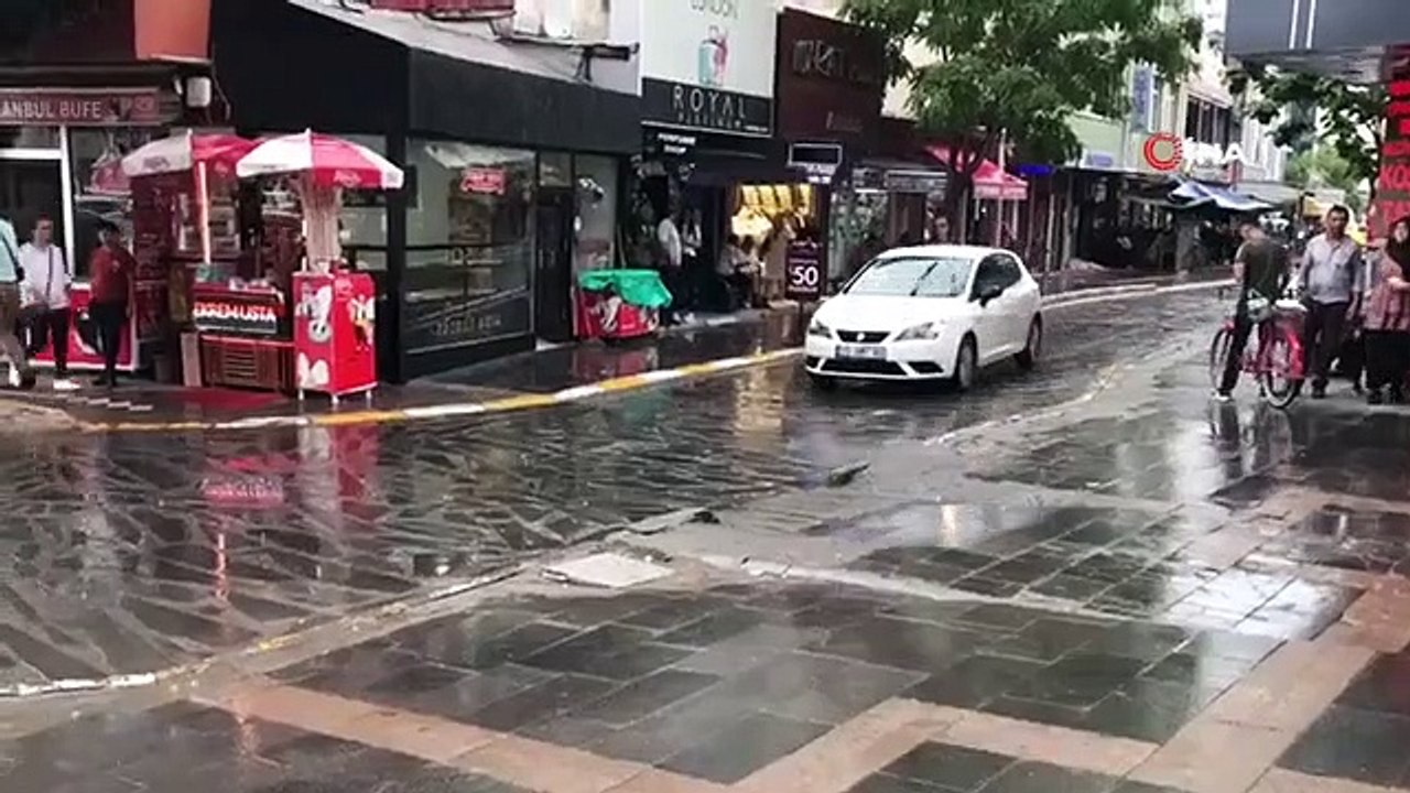 Es regnete in Iğdır, wo sengende Hitze herrscht.