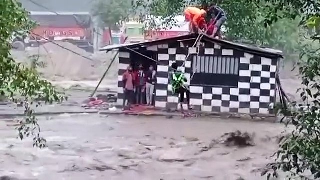 De fortes pluies ont provoqué des glissements de terrain et des inondations en Inde