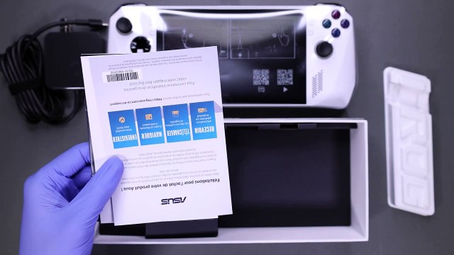 ASUS ROG Ally Gaming Handheld Unboxing