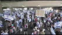 Israele: manifestanti in corteo a Tel Aviv nell'aeroporto Ben Gurion