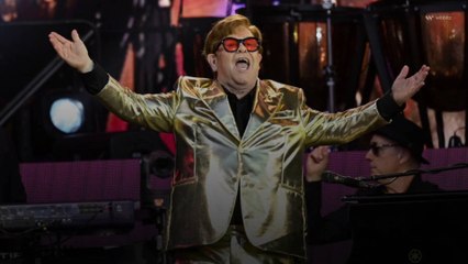 Elton John termine sa tournée d'adieu en Suède