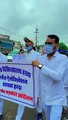 नर्सों ने शहर में रैली निकालकर सरकार के खिलाफ किया प्रदर्शन
