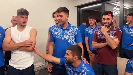 Les cheveux des jeunes joueurs de Trabzonspor ont été coupés à zéro