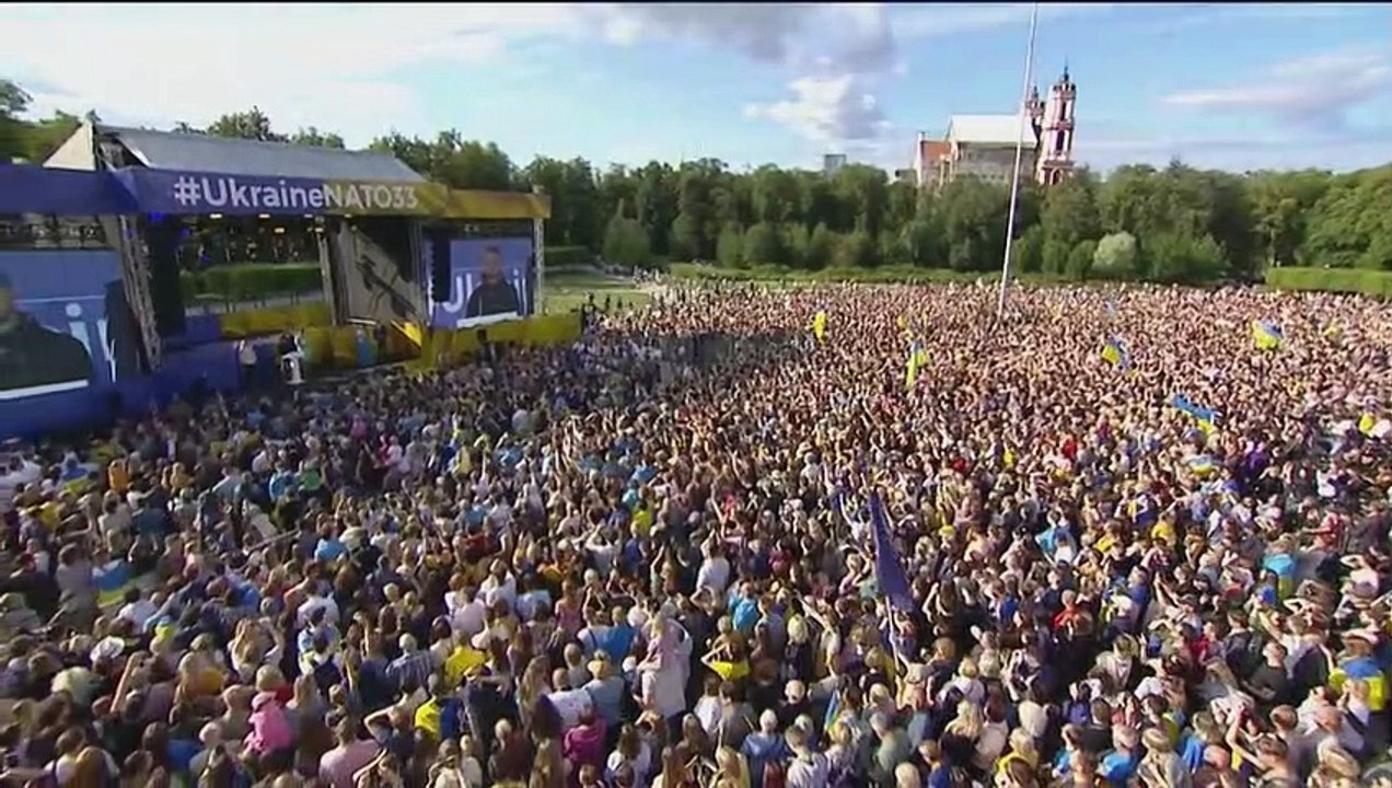 Selenskyj lässt sich von Litauern feiern