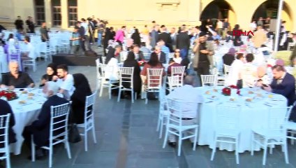 İstanbul Valisi Davut Gül, 15 Temmuz Şehitlerinin Aileleriyle Buluştu