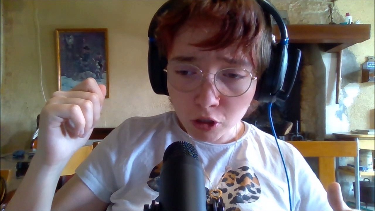 Bienvenue sur ma chaine ASMR(présentation ,mots déclencheurs...)