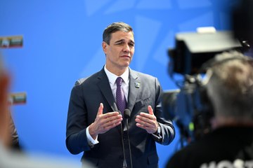 Sánchez, satisfecho con el debate tras la "montaña de mentiras" de Feijóo