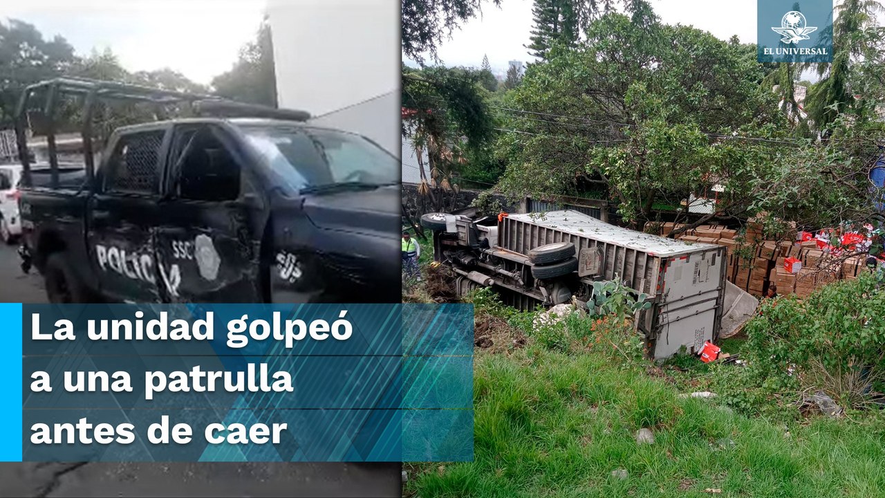 Camión se queda sin frenos y cae a barranca; hay dos lesionados