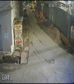 ब्रेकिंग न्यूज़: बीजेपी नगर नेता के घर पर बम से हमला, सीसीटीवी में कैद- देखें वीडियो
