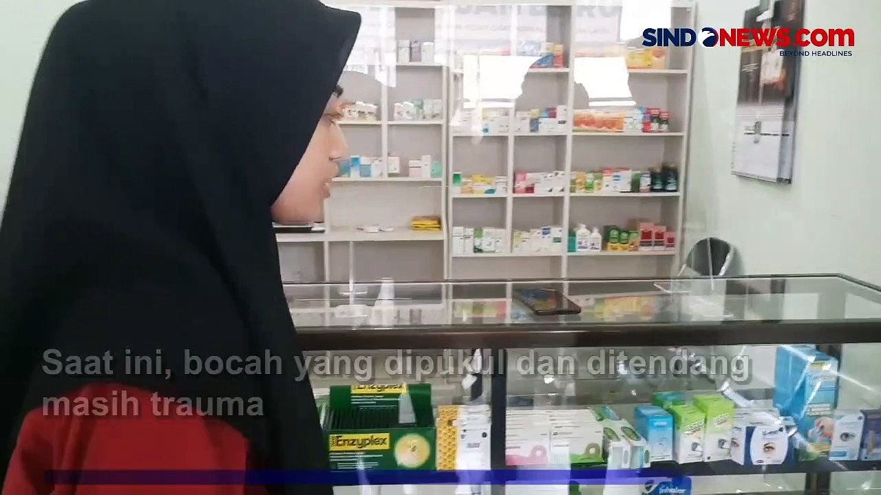 Pria Pukul dan Tendang Anak di Apotek Cakung Terekam CCTV