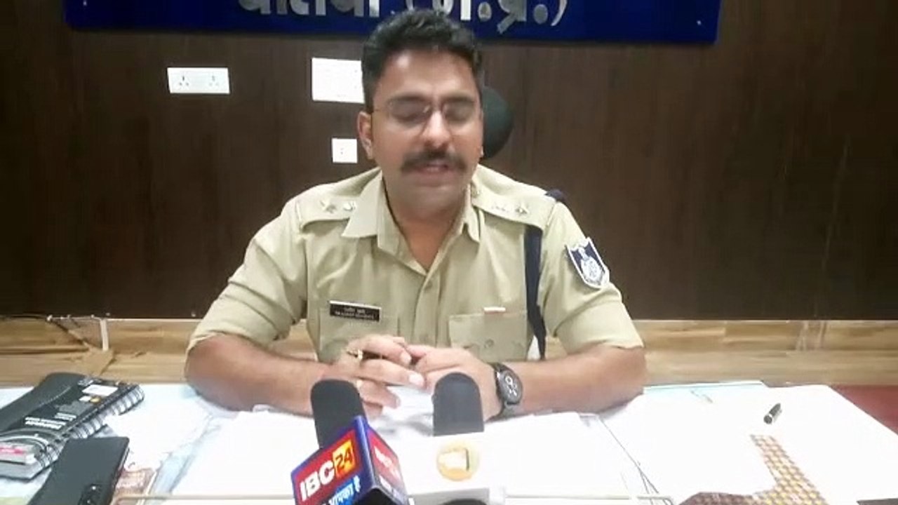 आरोपी को गिरफ्तारी कराने एसपी से मिले मृतक के परिजन