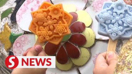 Thai temple-inspired ice-cream attracts visitors
