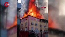 Esenyurt'ta binanın çatısı alev alev yanıyor