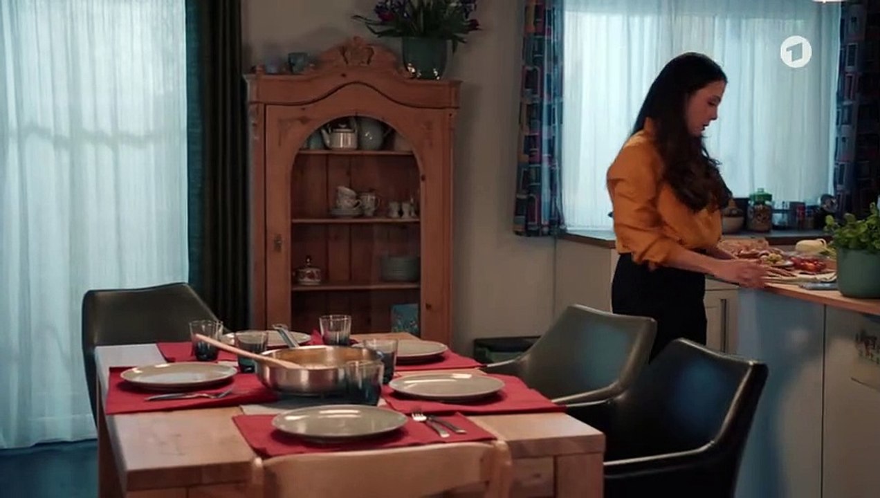 In aller Freundschaft: Selbstbestimmung | Folge 1022