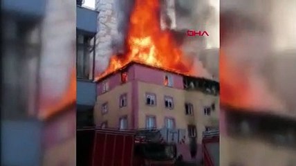 İstanbul'da 4 katlı binada korkutan yangın