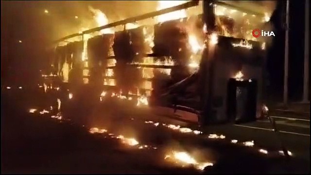 25 ton kağıt balya yüklü tır alev alev yandı