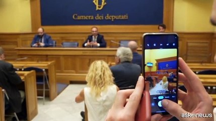 FlixBus presenta alla Camera i nuovi autobus con pannelli solari