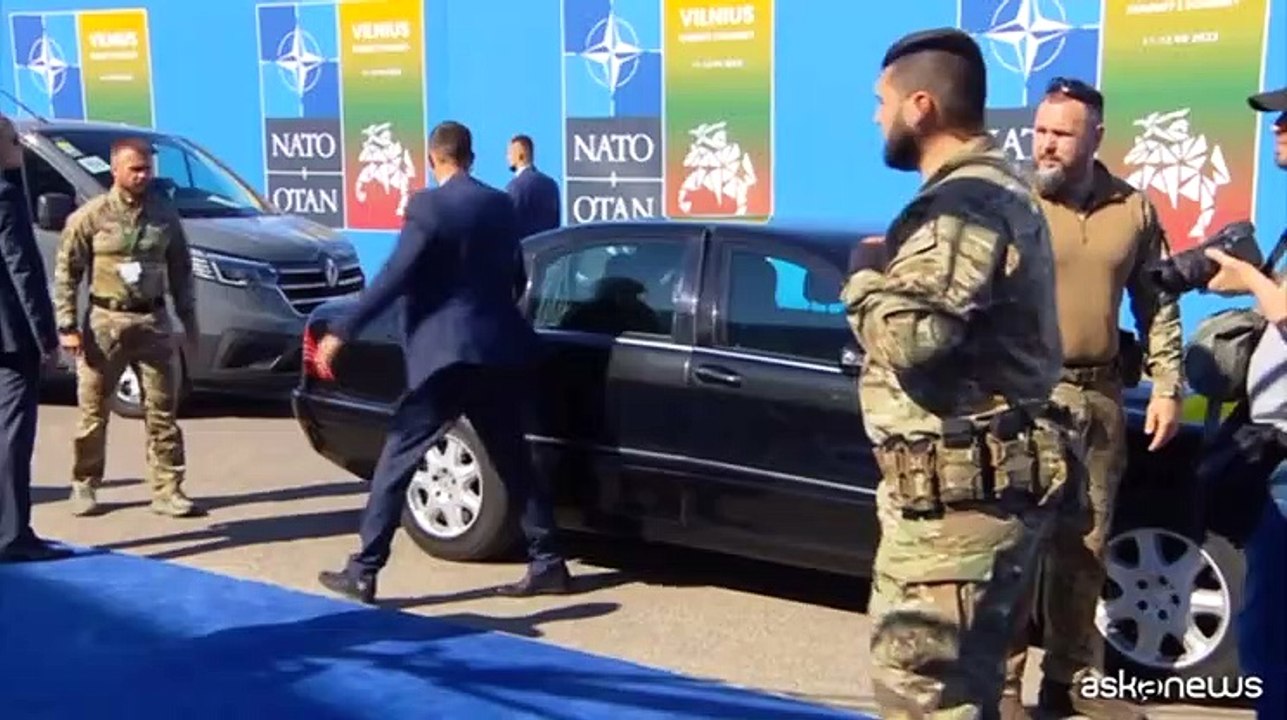 Zelensky: tra le priorit? di oggi nuove armi e invito alla Nato
