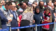 Pençe Kilit Harekat Bölgesi'nde silah kazası sonucu şehit olan Sözleşmeli Er Erdem Kavlak'ın cenazesi Sivas'a getirildi