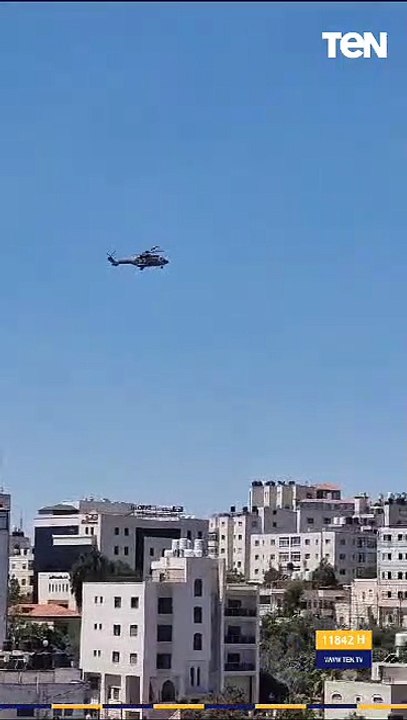 طائرة مروحية أردنية تنقل الرئيس محمود عباس من رام الله إلى جنين.