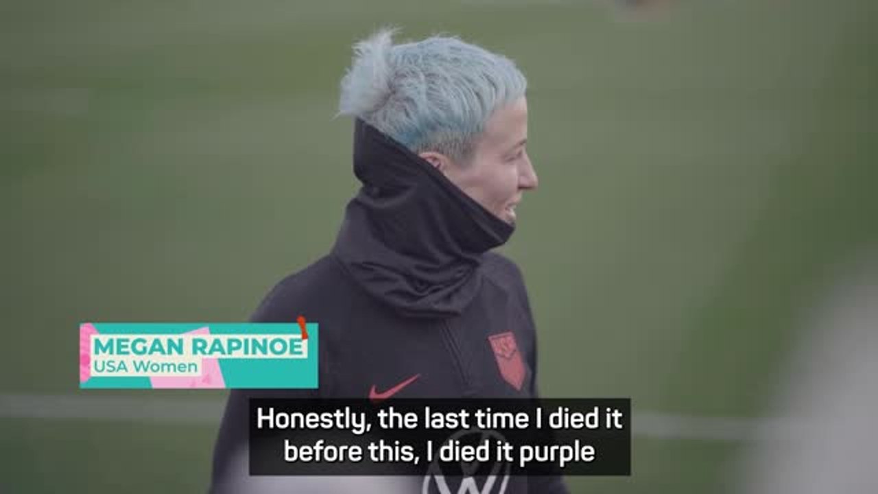 Which pop star inspired Rapinoe's blue hair?