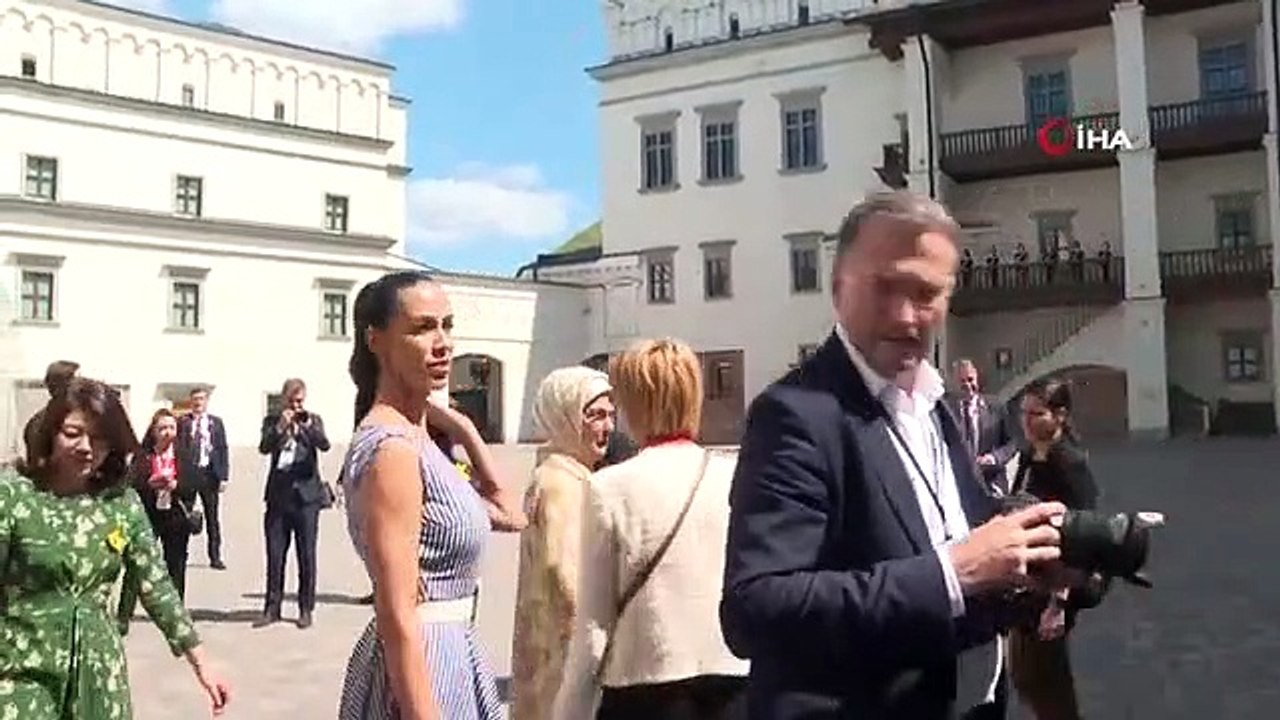 Emine Erdoğan a participé au programme de rencontre avec des enfants, des femmes et des jeunes ukrainiens en Lituanie