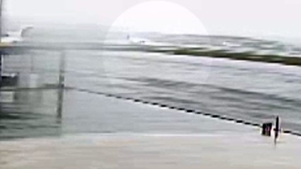 Veja quando avião sofre acidente no aeroporto de Florianópolis