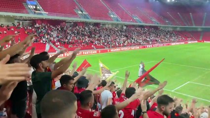 Spektakli i tifozeve ne ndeshjen Partizani-Bate Borisov, shikoni cfare ndodhi ne "Air Albania"