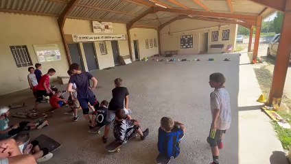 Stage initiation skate