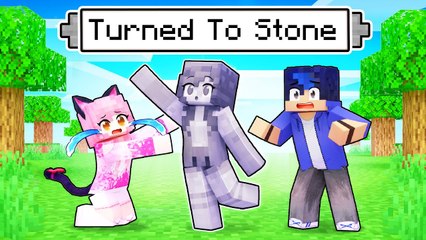 Aphmau Turns to Stone in Epic Minecraft Adventure! 🪨