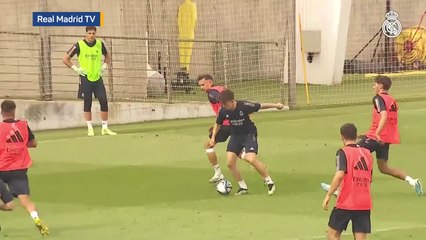 Bellingham vuelve a entrenar