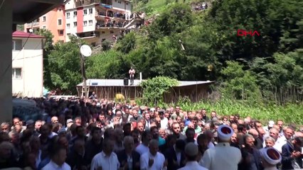 Sivas'ta Vinç Kazasında Hayatını Kaybeden Baba ve Oğulları Trabzon'da Toprağa Verildi