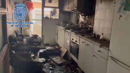 Así ha acabado la vivienda con la cocina pasto de las llamas.