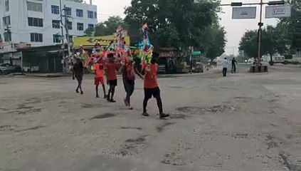 भोले रे तेरी बम-बम भोले के जयकारे के साथ आने लगे कावड़िये,देखे वीडियो
