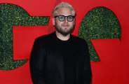 Jonah Hill es acusado de besar a Alexa Nikolas sin su consentimiento