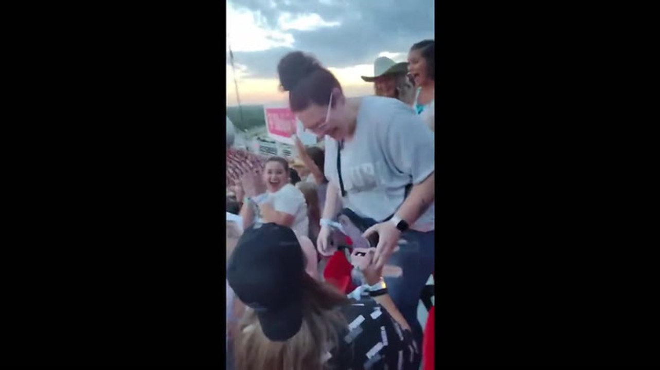 Adorable moment couple get engaged as Taylor Swift sings ‘Love Story’ in Kansas City