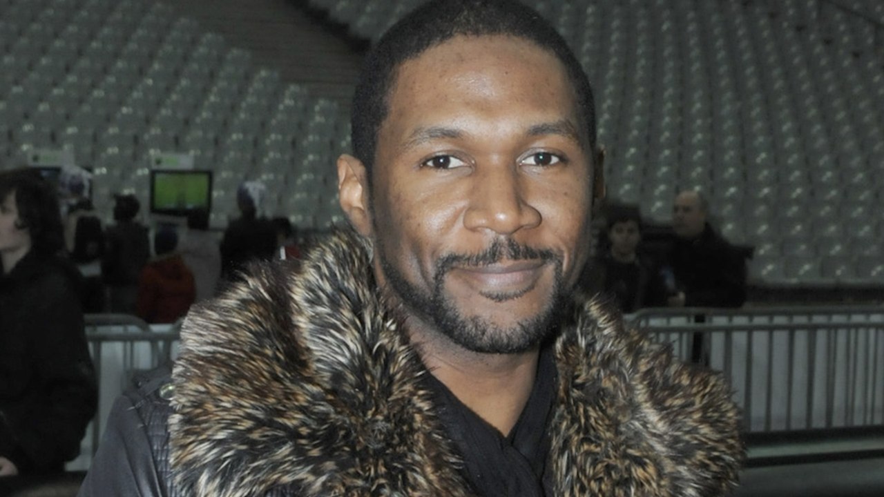 Voici - Slaï : que devient l'interprète de La Dernière Danse ?