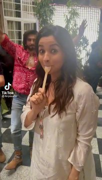 Nice dance | cute alia bhatt |funniest moment with alia bhatt