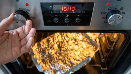 Can You Use Aluminum Foil Instead of Parchment Paper in the Kitchen?