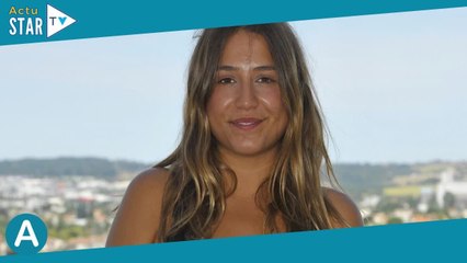Maison de stars : Izïa Higelin, son précieux appartement dans un village de Paris, "une petite roulo
