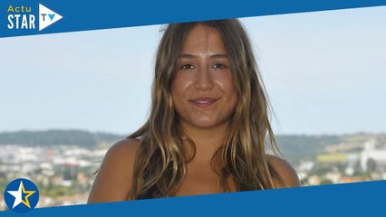 Maison de stars : Izïa Higelin, son précieux appartement dans un village de Paris, "une petite roulo