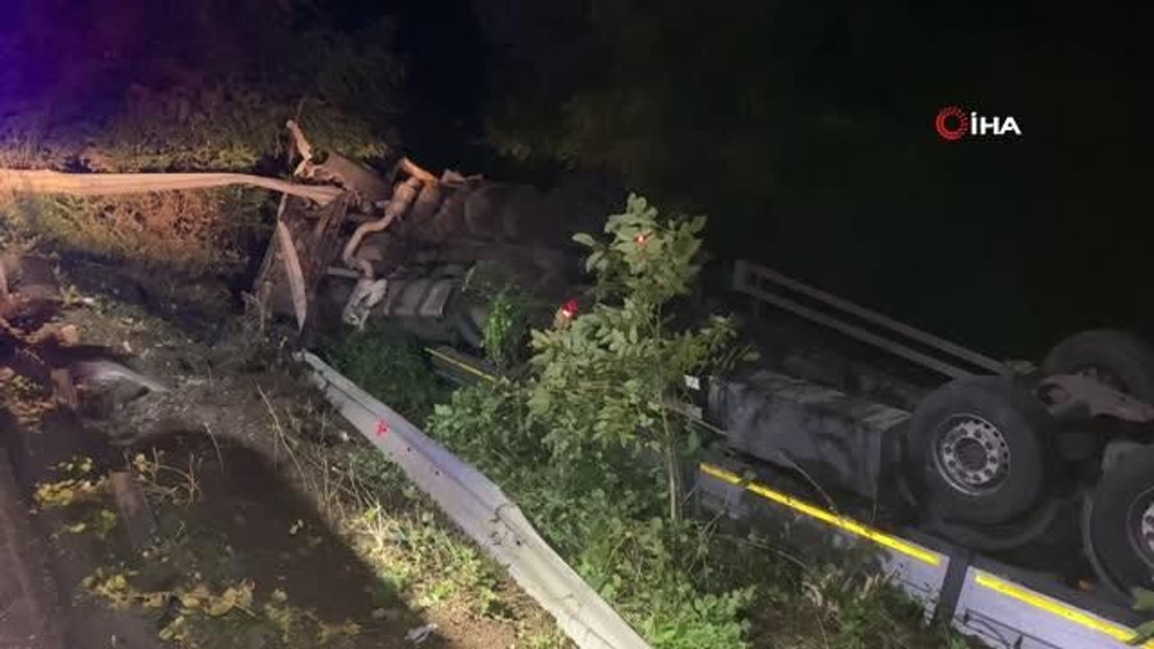 Tır takla attı, emniyet kemeri hayat kurtardı