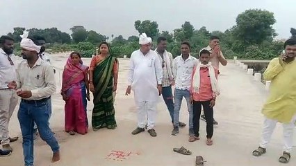 बीटीपी विधायक को प्रशासन ने रोका, समर्थकों के साथ पहुंचे, काटा फीता