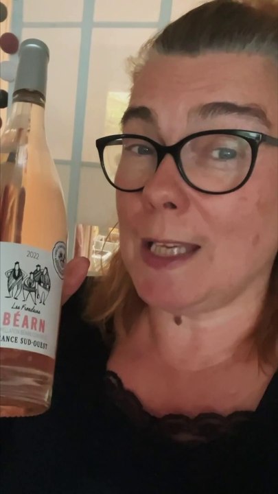 Un mariage audacieux entre le vin rosé "Les Frondeurs" des caves de Crouseilles et des Makis jambon cru, fromage de brebis, piment d'Espelette