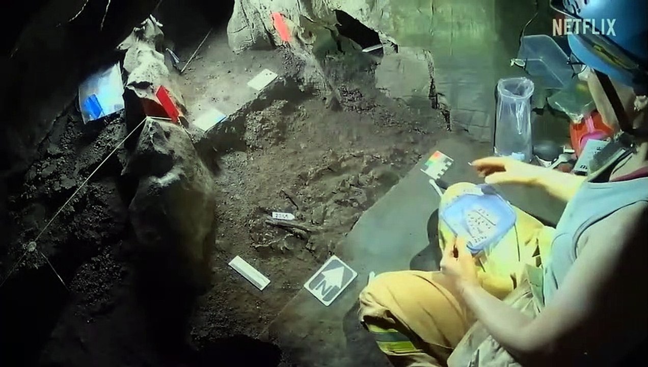 Unbekannt: Die Knochenhöhle Trailer OV