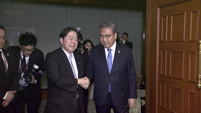 한일 외교장관 회담 개최...오염수·북핵 공조 논의 / YTN