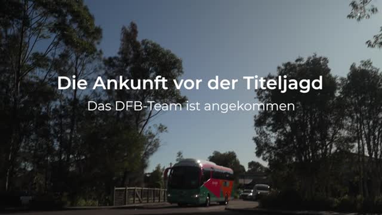 DFB-Ankunft am Base Camp vor der Mission WM-Titel