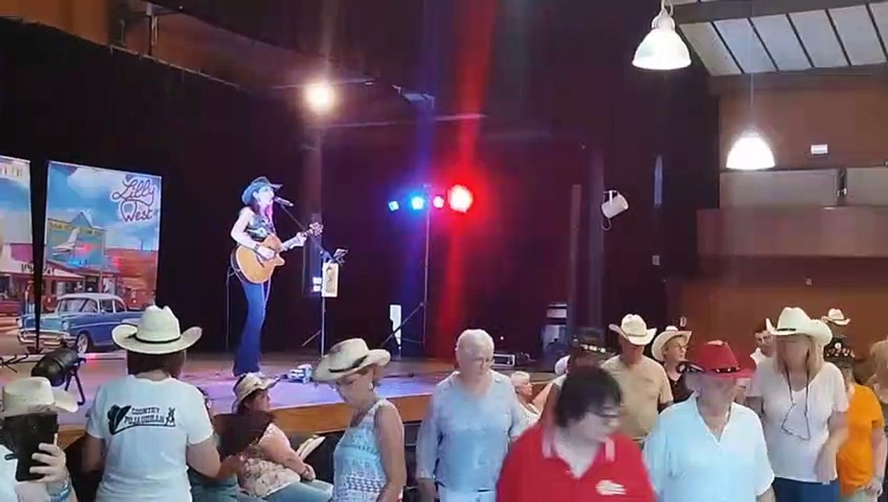 Festival de Vic (Gers) : Lilly West (1)